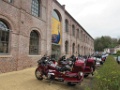 Groupe de goldwing devant musée (2)